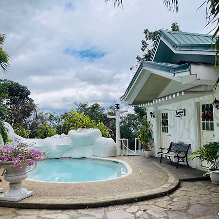 Loreland Farm Resort Antipolo Exterior foto